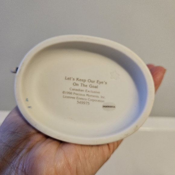 Precious Moments 99 Hockey Goal Collectible Figurine - Picture 3 of 3